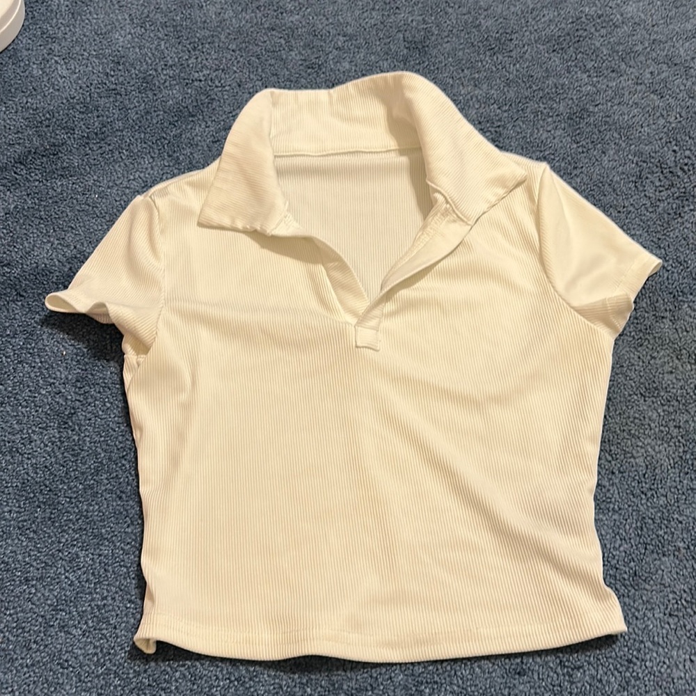 Cropped t-shirt w/ collar